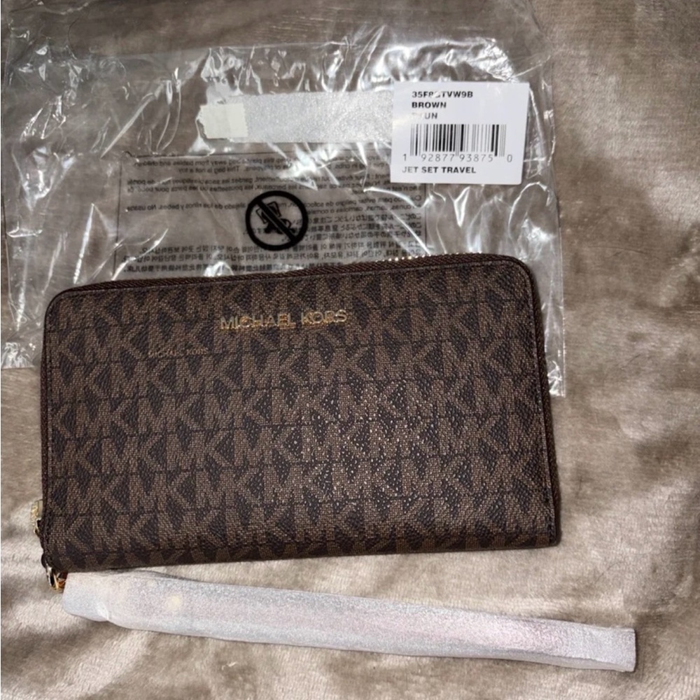 NWT- Michael Kors Signature Brown Wallet